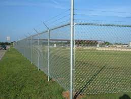 Commercial chain link fence